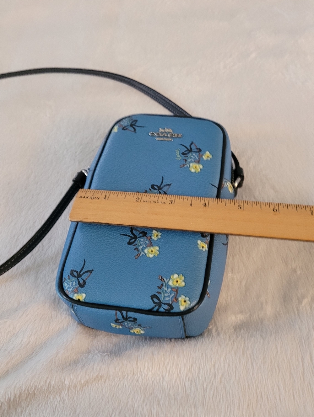 Coach Phone Crossbody - Picture 5 of 9